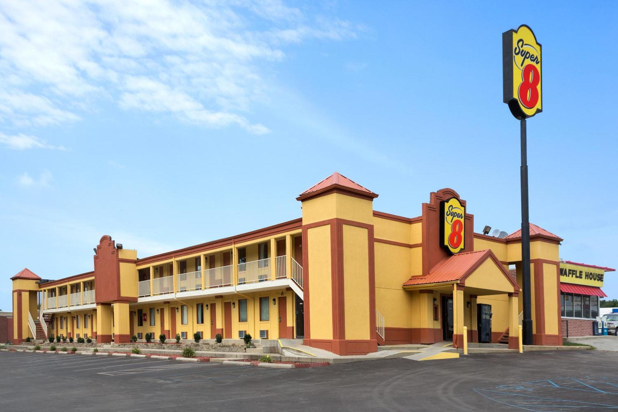 Super 8 By Wyndham Indianapolis-Southport Rd Motel Exterior foto